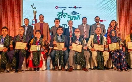 সম্মাননা পেলেন ৮ কৃষি উদ্যোক্তা ও বিজ্ঞানী